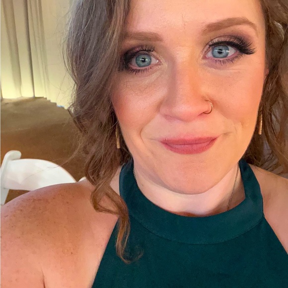 Meet your posher! Kelsie Caldwell ❤️ - Picture 1 of 4